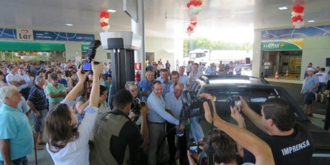 Inaugurado o posto da Lar Cooperativa Agroindustrial em Santa Helena